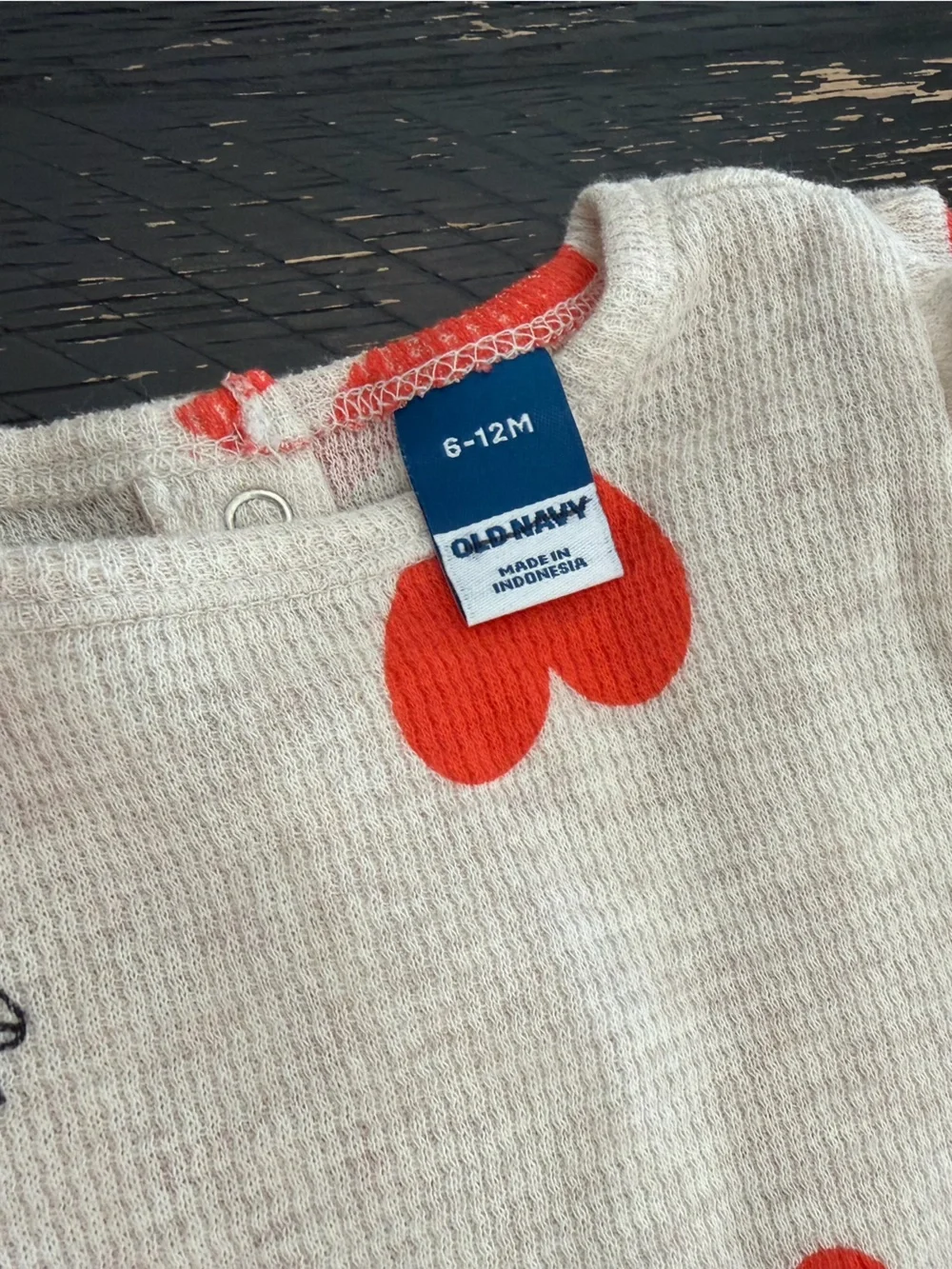 Old Navy Lot of 4 Onesies Sz 6-12mo